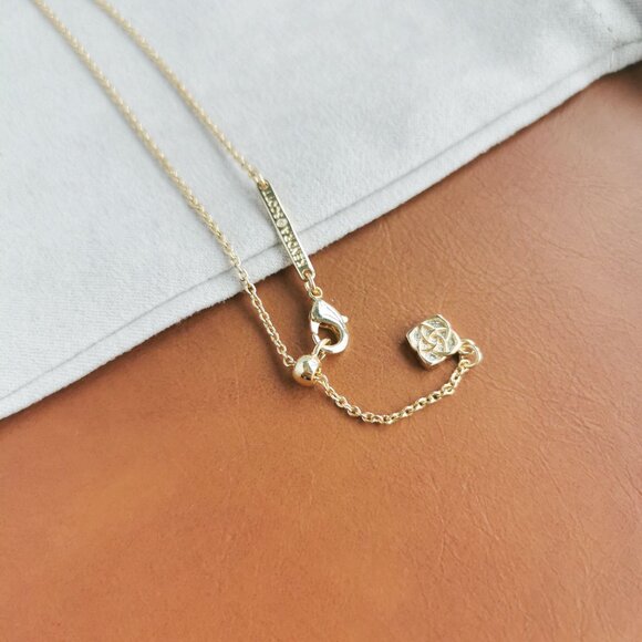 Kendra Scott Framed Abbie Gold Light Burgundy Illusion Pendant Necklace Trendy J - Picture 4 of 4